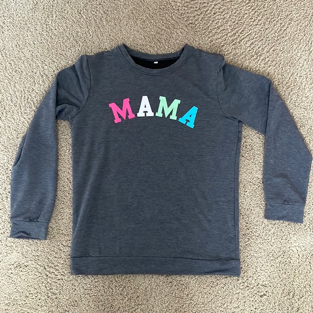 Women’s Medium Mama Crewneck Sweater
